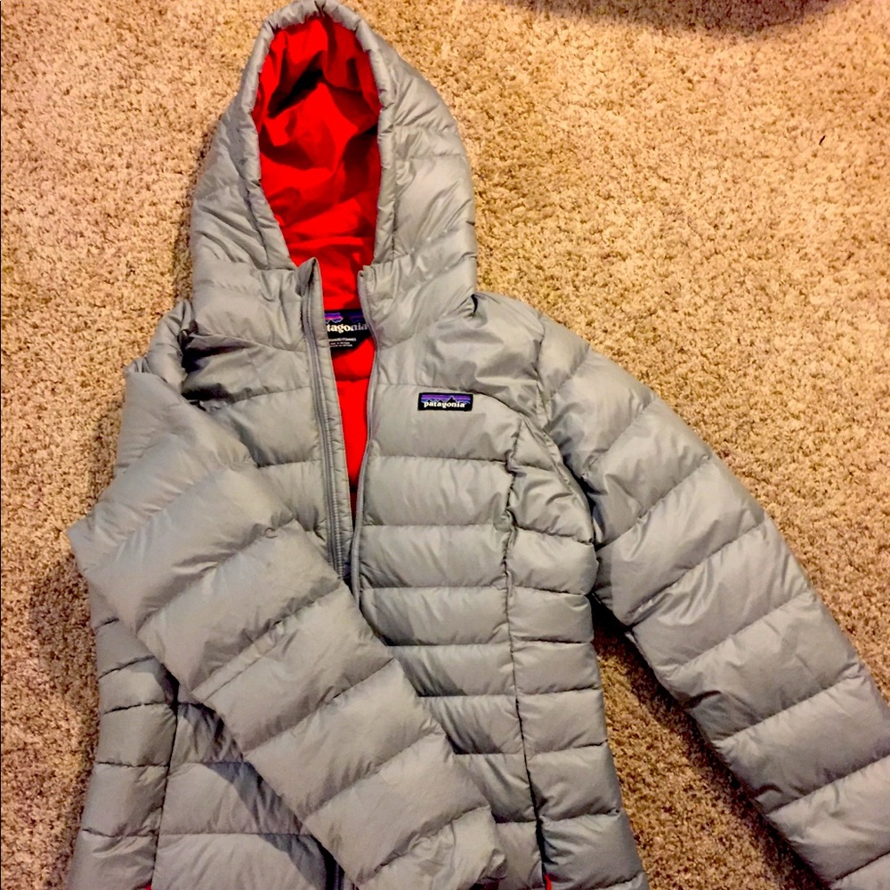 New grey Patagonia puffer jacket